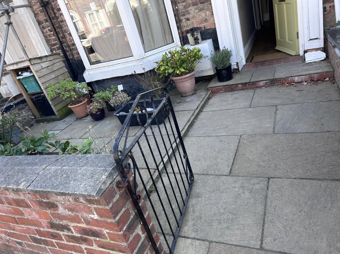 Acomb Pressure Washing Ltd — website preview in the Harbor design