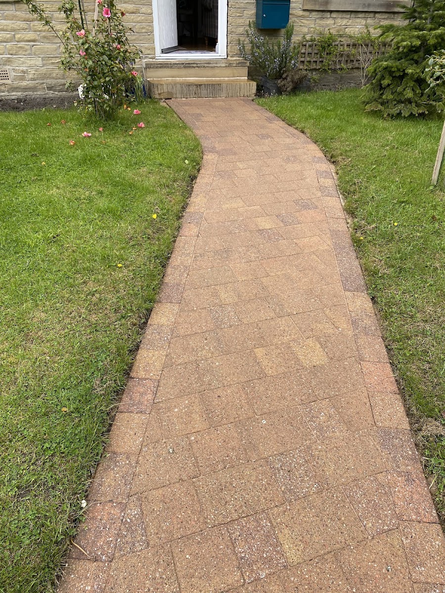 BASTOW window cleaning & pressure washing services — recent job in Bradford
