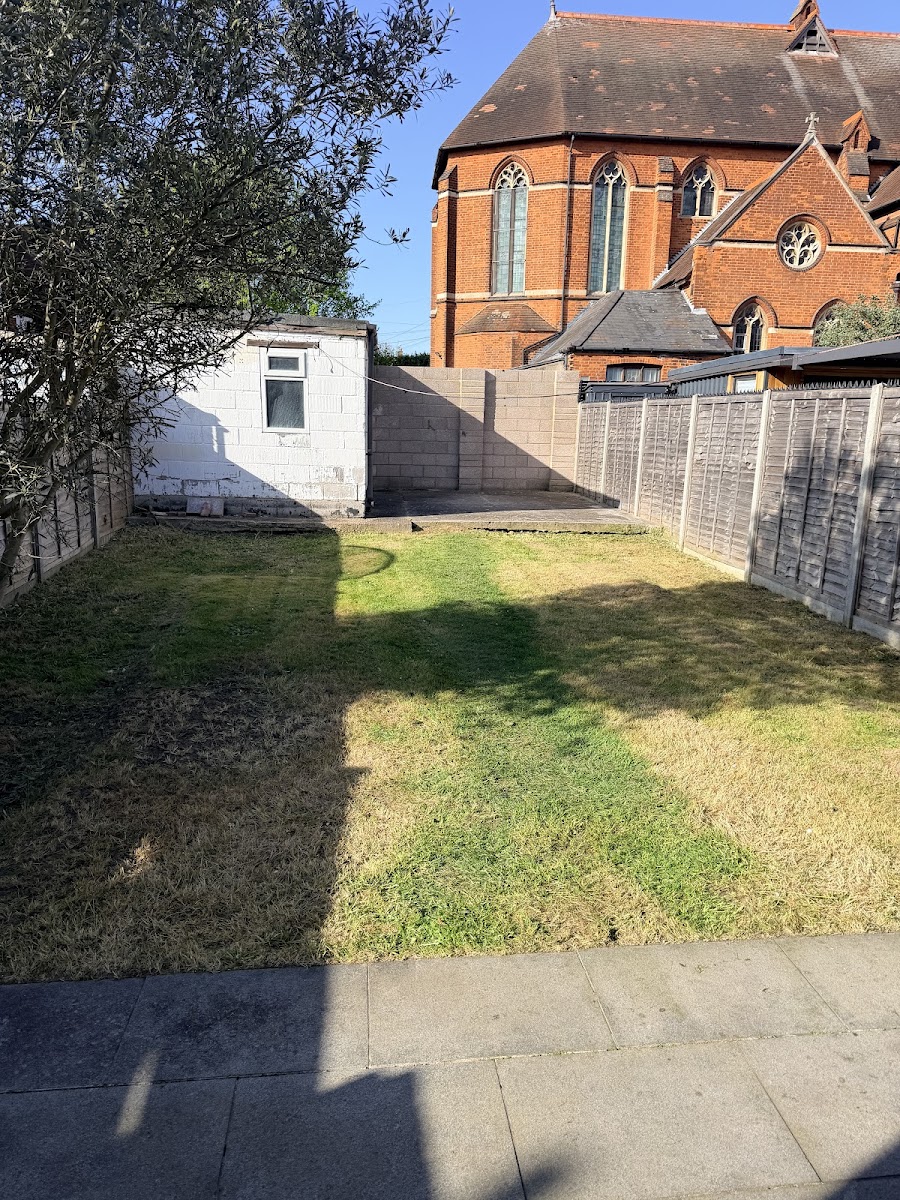 RM&K Gardening Services — recent job in Hayes